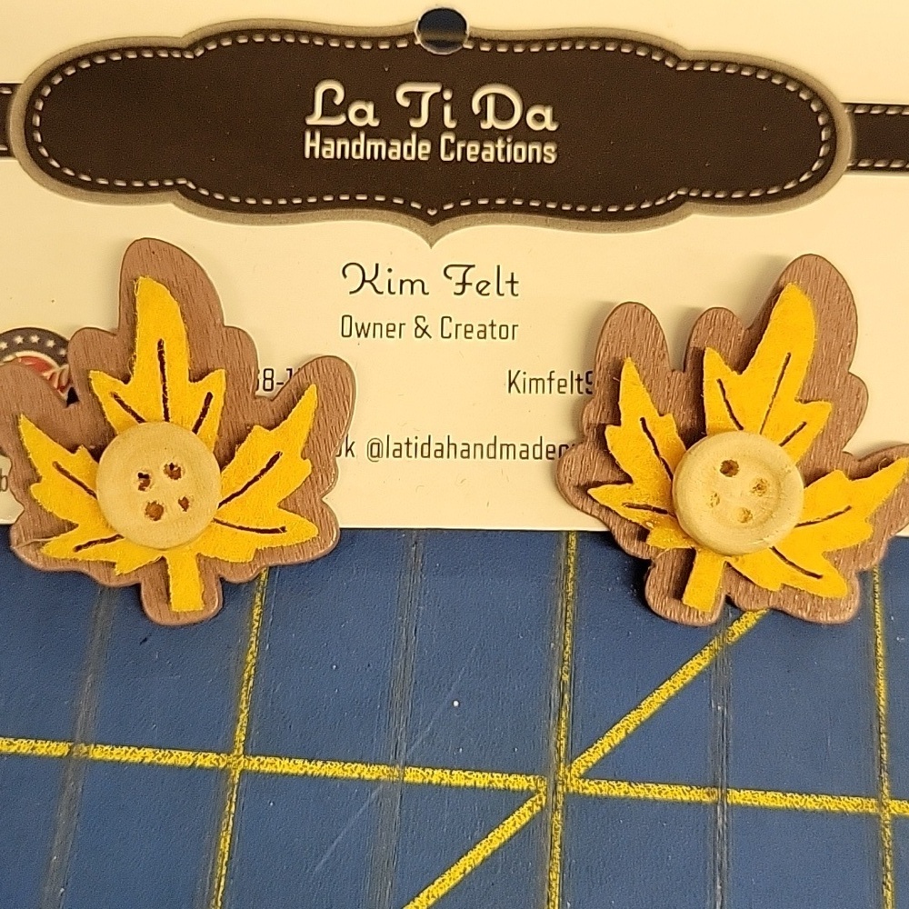 La Ti Da Handmade Leaves Leaf 3 Layer w Button Fall Autumn Thanksgiving Yellow